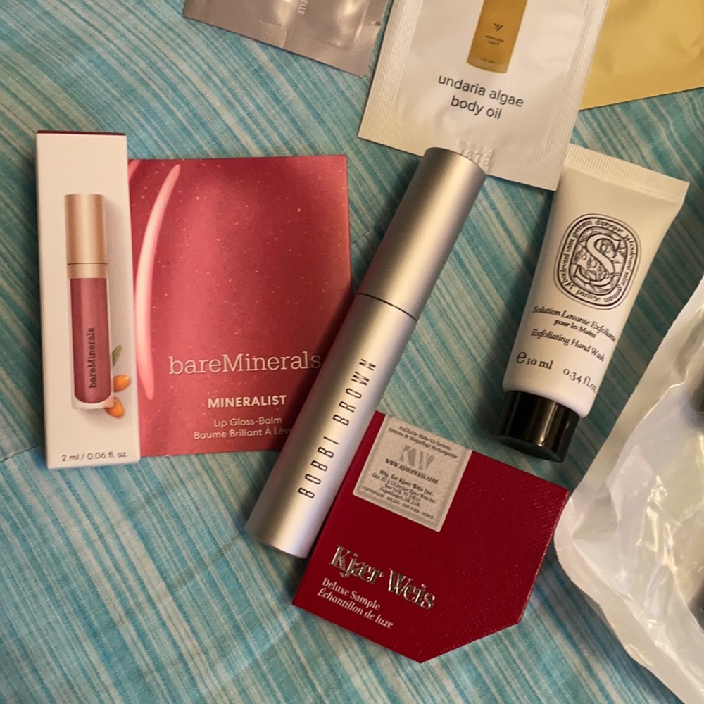 NWT MAKEUP LOT DELUXE SAMPLES - Picture 3 of 7